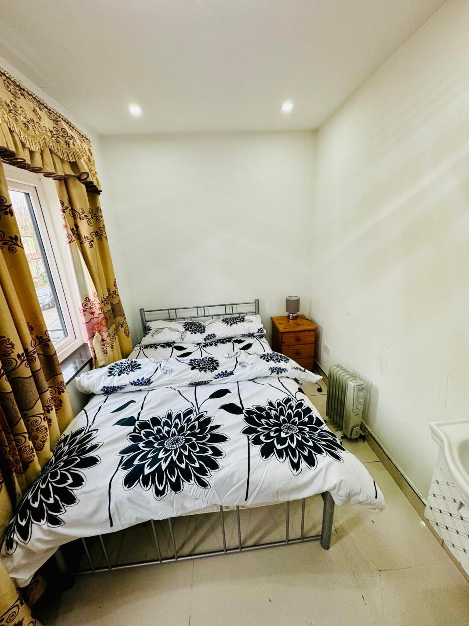 The Great Falcon Accommodation 伦敦 外观 照片