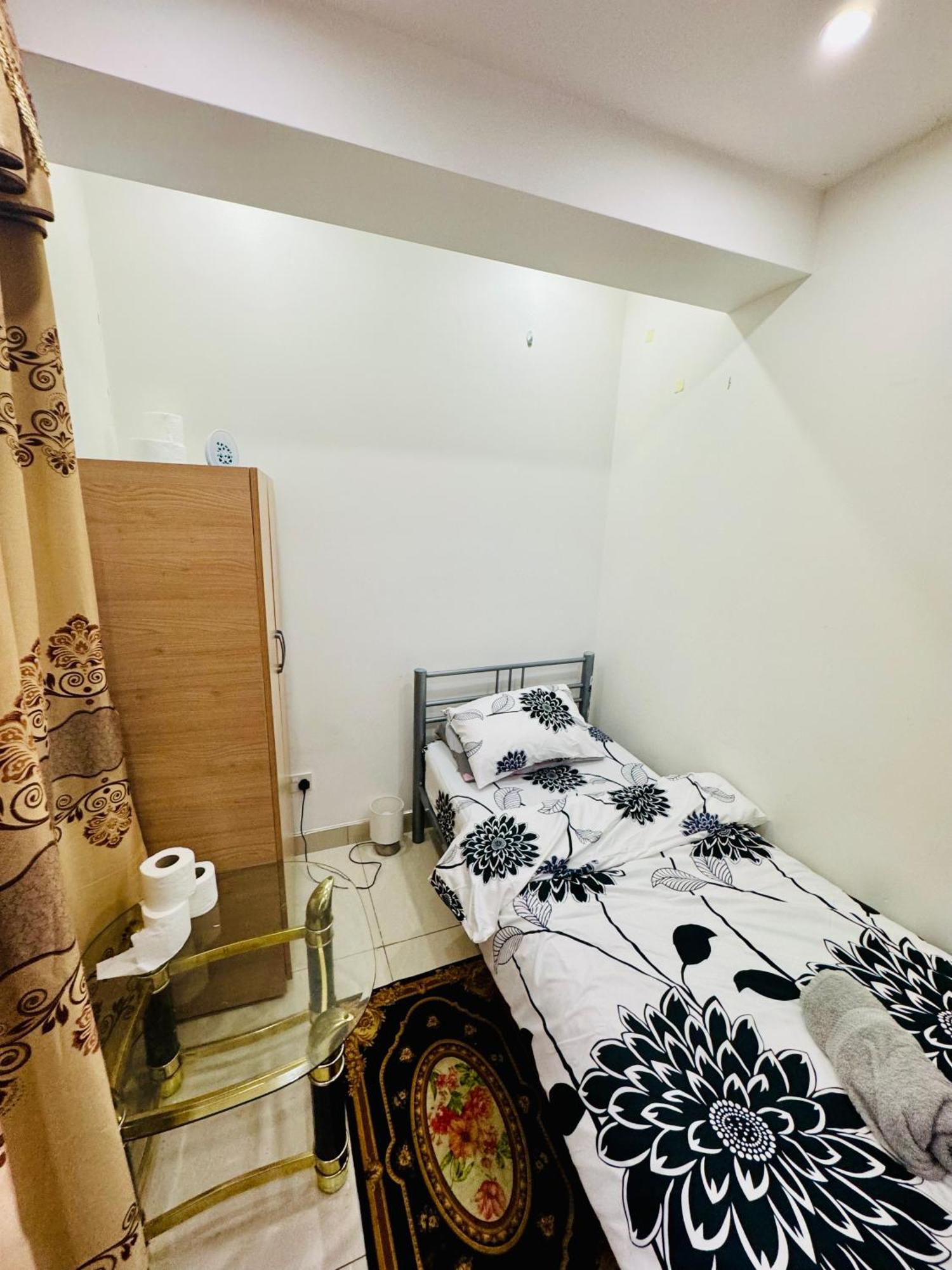 The Great Falcon Accommodation 伦敦 外观 照片